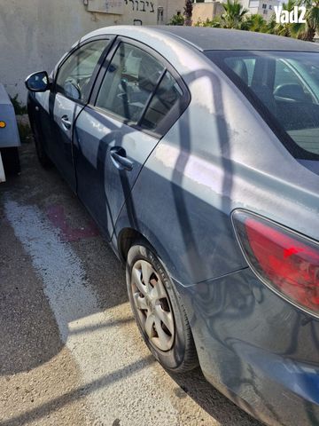 מודעת רכב מאזדה 3