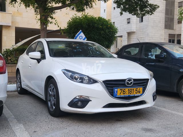מודעת רכב מאזדה 3