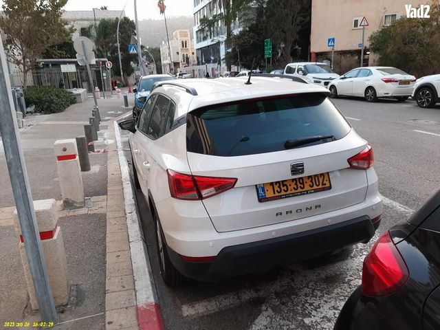 מודעת רכב סיאט ארונה