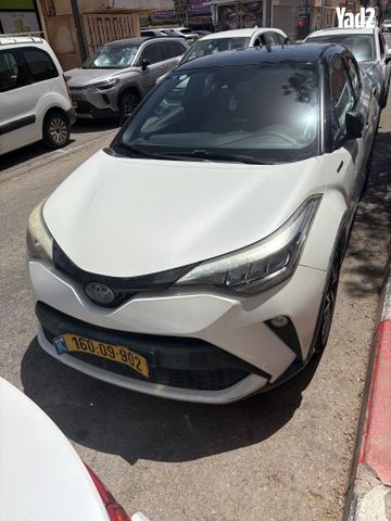 מודעת רכב טויוטה C-HR