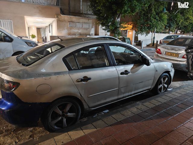 מודעת רכב מאזדה 3