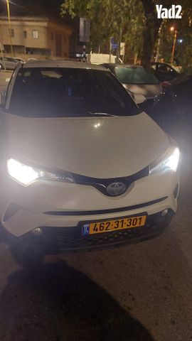 מודעת רכב טויוטה C-HR
