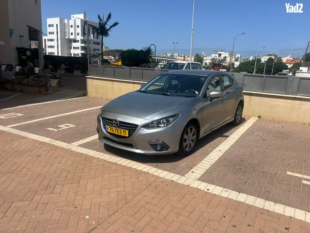 מודעת רכב מאזדה 3