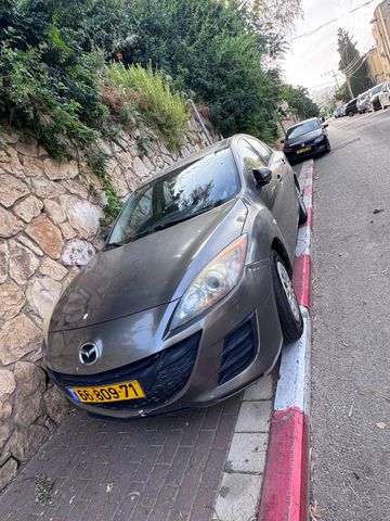 מודעת רכב מאזדה 3