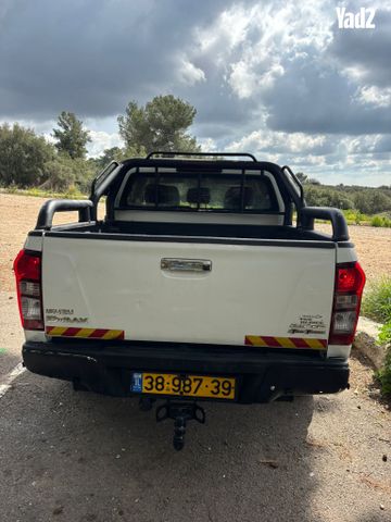 מודעת רכב איסוזו די-מקס