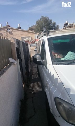 מודעת רכב מרצדס-בנץ ויטו