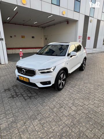 מודעת רכב וולוו XC40