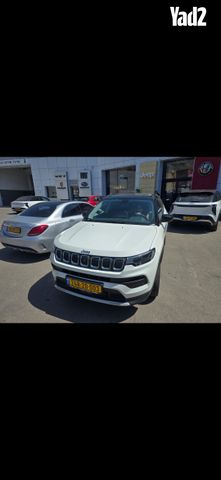מודעת רכב ג'יפ קומפאס