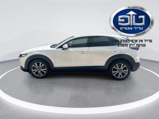 מודעת רכב מאזדה CX-30 2