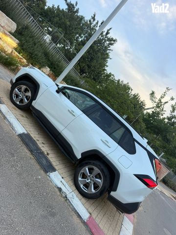 מודעת רכב טויוטה RAV4
