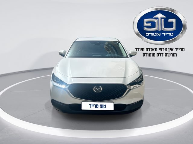מודעת רכב מאזדה CX-30 3