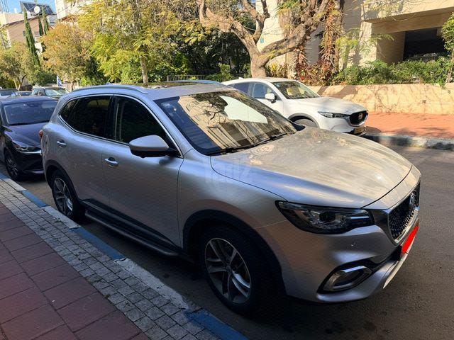 מודעת רכב אם ג'י EHS PHEV