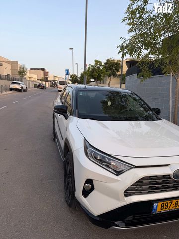 מודעת רכב טויוטה RAV4