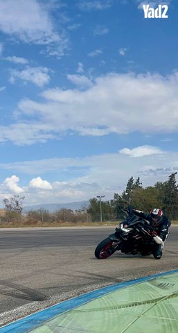 מודעת רכב קאוואסאקי Z900