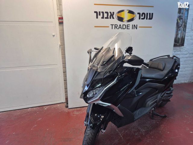 מודעת רכב קימקו AK 550