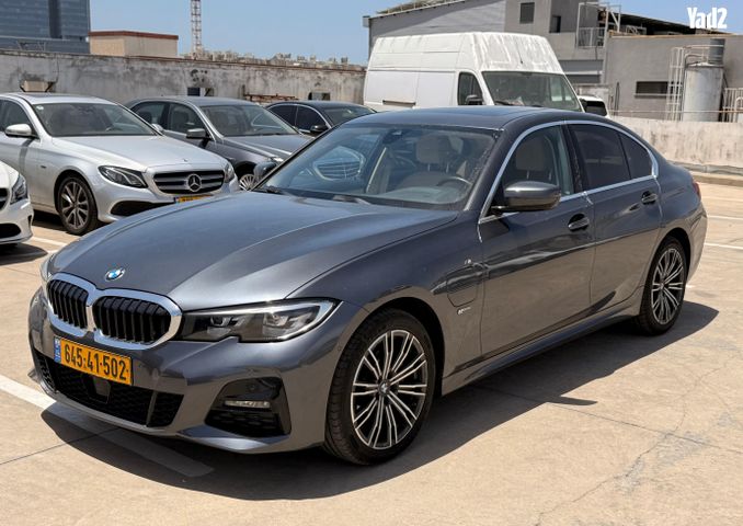 מודעת רכב ב מ וו סדרה 3