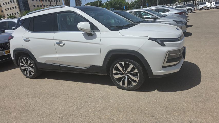 מודעת רכב ג׳יי.איי.סי E-JS4