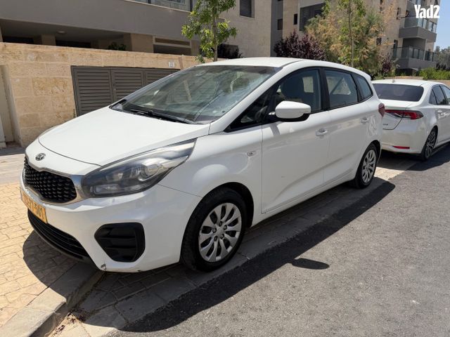 מודעת רכב קיה קארנס