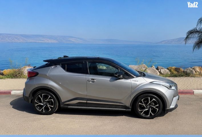 מודעת רכב טויוטה C-HR