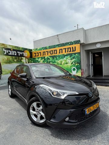מודעת רכב טויוטה C-HR