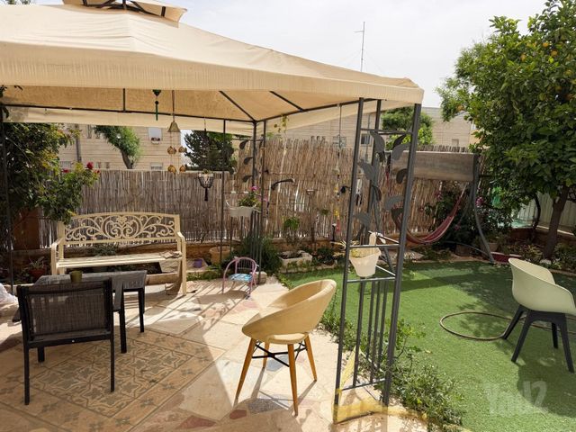 דירת גן למכירה בירושלים — 2