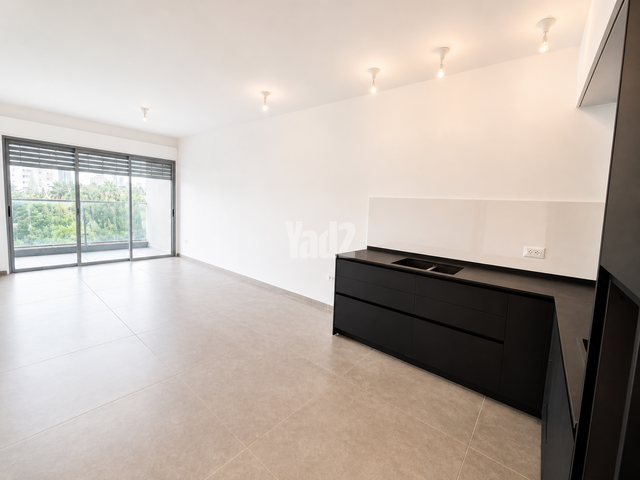 מעפילי אגוז 66