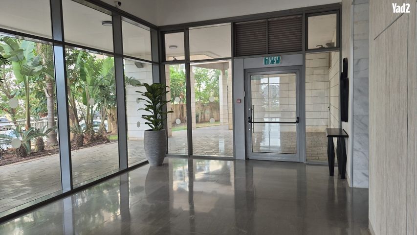 יעל רום 