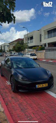 מודעת רכב טסלה מודל 3