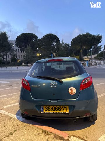מודעת רכב מאזדה 2