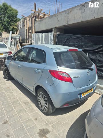 מודעת רכב מאזדה 2