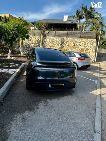 מודעת רכב טסלה מודל Y