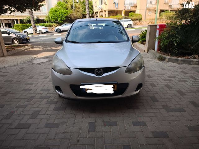 מודעת רכב מאזדה 2
