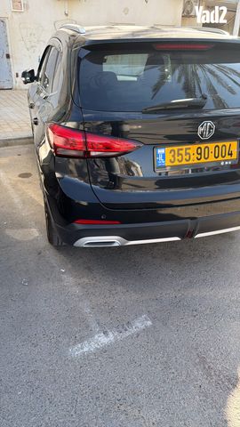 מודעת רכב אם ג'י ZS