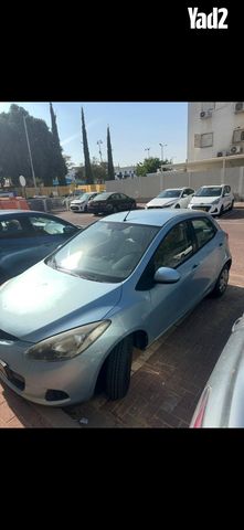 מודעת רכב מאזדה 2