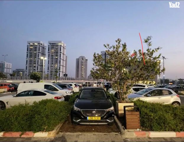 מודעת רכב אם ג'י ZS