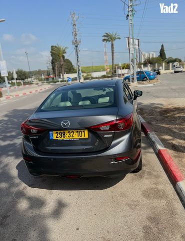 מודעת רכב מאזדה 3