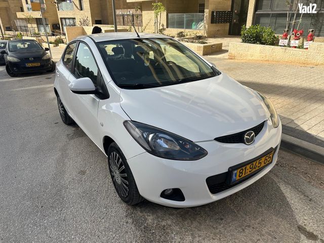 מודעת רכב מאזדה 2