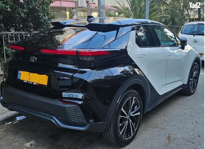 מודעת רכב טויוטה C-HR