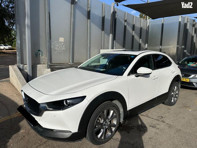 מודעת רכב מאזדה CX-30