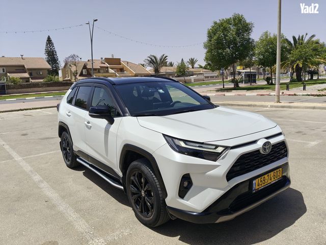 מודעת רכב טויוטה RAV4