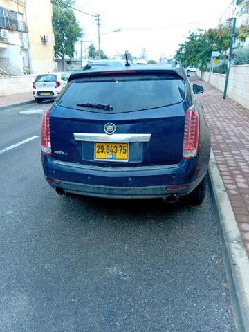 מודעת רכב קאדילק SRX