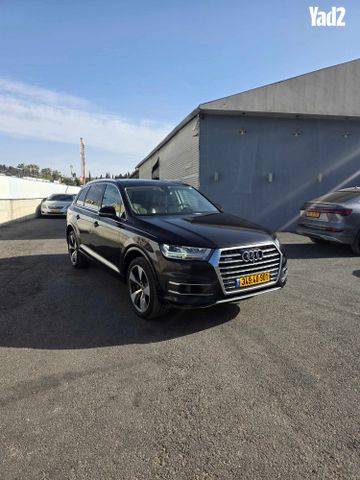 מודעת רכב אאודי Q7