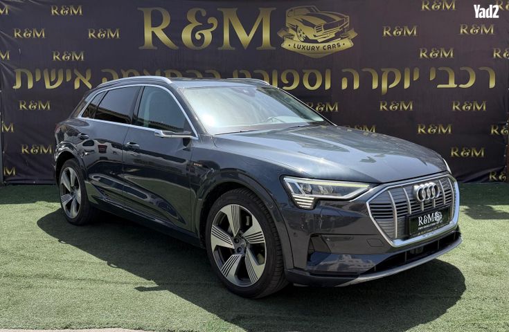 מודעת רכב אאודי E-tron