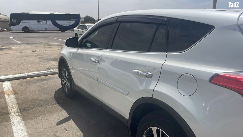 מודעת רכב טויוטה RAV4