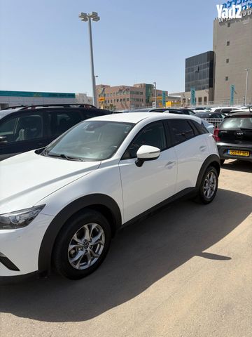 מודעת רכב מאזדה CX-3