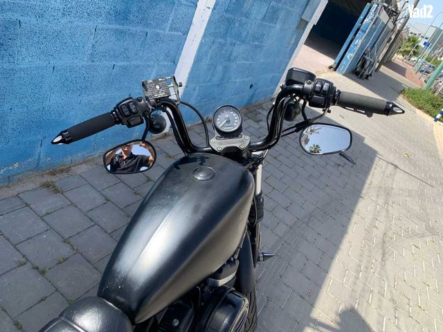 מודעת רכב הרלי דיווידסון איירון 883