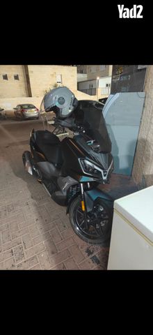 מודעת רכב סאן יאנג ADX 300