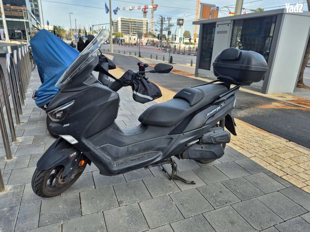 מודעת רכב סאן יאנג ג'וי-מקס Z-300