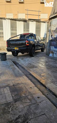 מודעת רכב דודג'