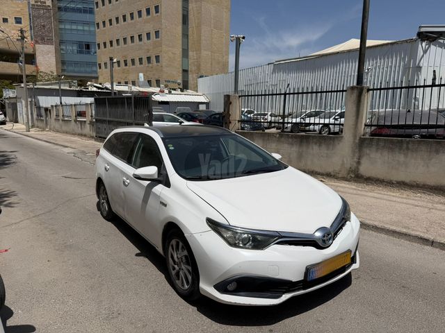 מודעת רכב טויוטה אוריס